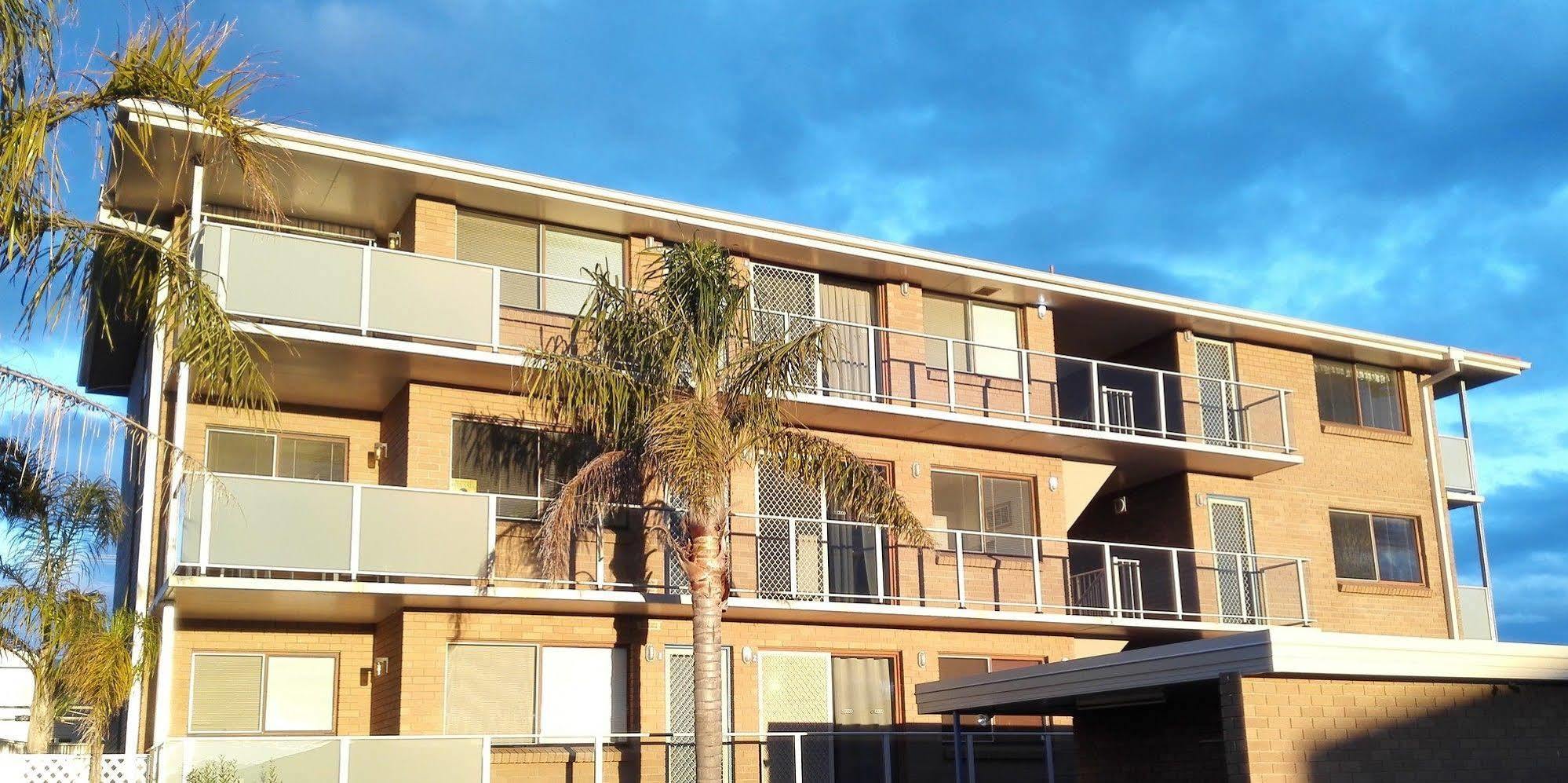 Narooma Palms Holiday Apartments Экстерьер фото